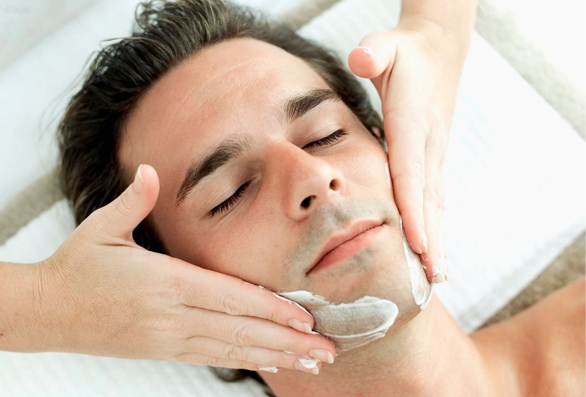 WEST Barbería - La limpieza facial, incluso para los hombres, es